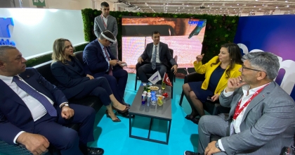 BÜYÜKŞEHİR BELEDİYE BAŞKANLARINDAN CEMAR'IN STANDINA ZİYARET