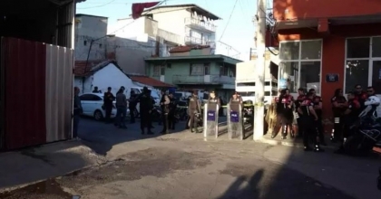 İZMİR'DEKİ CİNAYETLE İLGİLİ ARANAN İKİ KARDEŞ YAKALANDI   