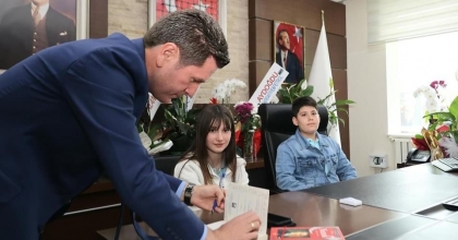 BAŞKAN TATIK MAKAMI ÖĞRENCİLERE DEVRETTİ 