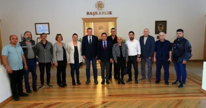 GAZETECİLERDEN BAŞKANA HAYIRLI OLSUN ZİYARETİ
