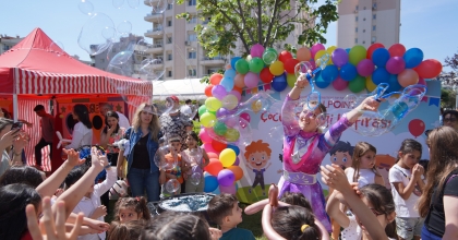 İEÜ MEDİCAL POİNT ÇOCUK SESLERİYLE ŞENLENDİ