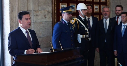 BAŞKAN AHMET ARAS VE 11 İLÇE BELEDİYE BAŞKANI ANITKABİR’DE  