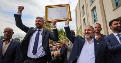 BUCA’DA BAŞKAN DUMAN MAZBATASINI ALDI