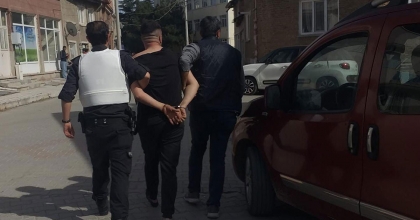 CEZAEVİ FİRARİSİ ÇATIDAN KAÇMAYA ÇALIŞSA DA BAŞARILI OLAMADI