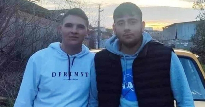 ÇOCUKLUK ARKADAŞIYDILAR, TRAFİK KAZASI İKİ GENCİ AYIRDI