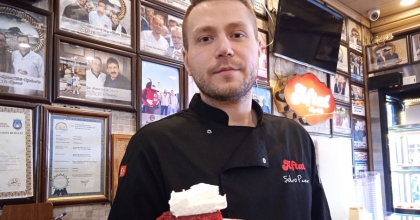 DAMAK ÇATLATAN LEZZETİYLE BİLİNEN BU TATLIYA İLGİ BAYRAMDA DA YOĞUN 