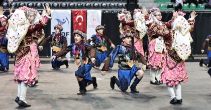 DENİZLİ’DE HALK OYUNLARI İL BİRİNCİLİĞİ BAŞLIYOR