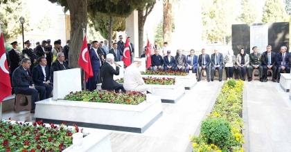 DENİZLİ PROTOKOLÜNDEN ŞEHİTLİK ZİYARETİ