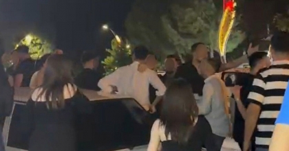 GEDİZ’DE GENÇLERİN TARTIŞMASI BIÇAKLI KAVGAYA DÖNÜŞTÜ 