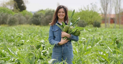 İZMİR’DE ENGİNAR HASADI BAŞLADI   