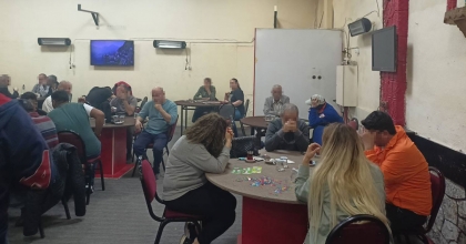 İZMİR'DE KUMAR BASKINI: 68 KİŞİ YAKALANDI