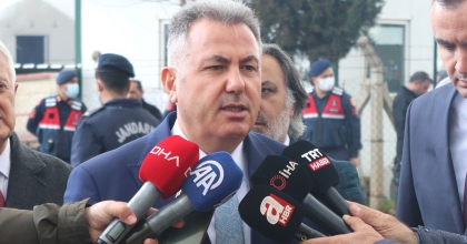 İZMİR'DEKİ DEPREME İLİŞKİN VALİ ELBAN'DAN AÇIKLAMA