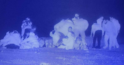 KUŞADASI'NDA 25 DÜZENSİZ GÖÇMEN YAKALANDI 