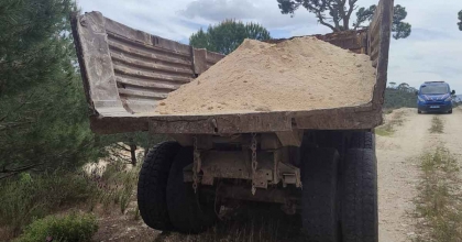 KUVARS HIRSIZLARI YAKALANDI  