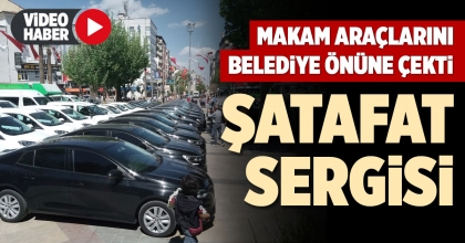 MAKAM ARAÇLARINI BELEDİYE ÖNÜNE ÇEKTİ