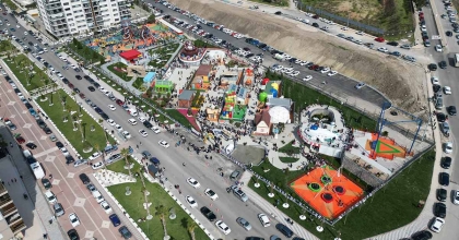 MENEMEN BELEDİYESİ ÇOCUK OYUN KÖYÜNE BAYRAMDA ZİYARETÇİ AKINI