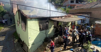 NAZİLLİ'DE 2 YAŞINDAKİ ÇOCUK ALEVLERİN ARASINDA KALARAK HAYATINI KAYBETTİ  