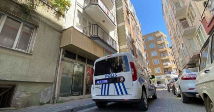 OĞLU ŞÜPHESİNDE HAKLI ÇIKTI, EVDE CANSIZ BEDENİ BULUNDU  