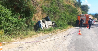 OTOMOBİL ŞARAMPOLE DEVRİLDİ: 1 ÖLÜ, 1 YARALI