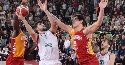 P. KARŞIYAKA, GALATASARAY DEPLASMANINDA  