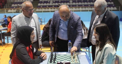 SATRANÇ ŞAMPİYONASI AFYONKARAHİSAR'DA BAŞLADI 