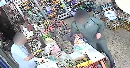 SUÇ MAKİNESİ OTO HIRSIZLARI İZMİR POLİSİNDEN KAÇAMADI  