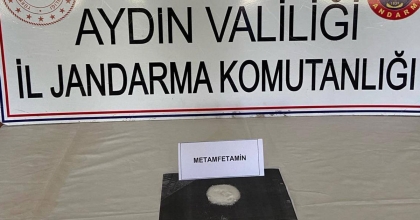 ŞÜPHELİ ŞAHISLARIN ÜZERİNDEN UYUŞTURUCU ÇIKTI
