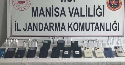 TURGUTLU'DA GÜMRÜK KAÇAĞI CEP TELEFONLARINA EL KONULDU