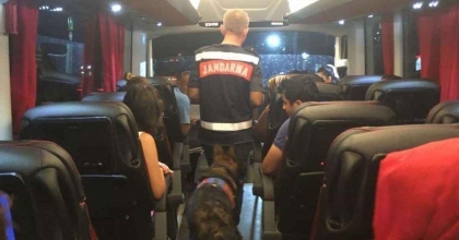 UYUŞTURUCU İLE SEYAHATE JANDARMA ENGELİ  