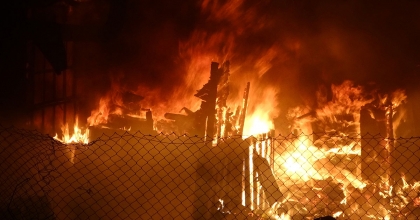 TEKSTİL ATIKLARININ TOPLANDIĞI DEPO ALEV ALEV YANDI