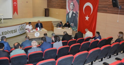 GERMENCİK BELEDİYESİ'NDE YENİ DÖNEMİN İLK MECLİS TOPLANTISI GERÇEKLEŞTi