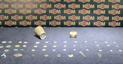 EVİNDEN 50 ADET TARİHİ ESER ÇIKTI