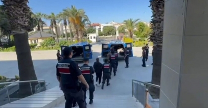 17 GÖÇMEN KAÇAKÇILIĞI ORGANİZATÖRÜ TUTUKLANDI  