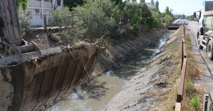 17 KİLOMETRELİK SULAMA KANALI TEMİZLENİYOR  