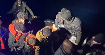 39 DÜZENSİZ GÖÇMEN KURTARILDI  