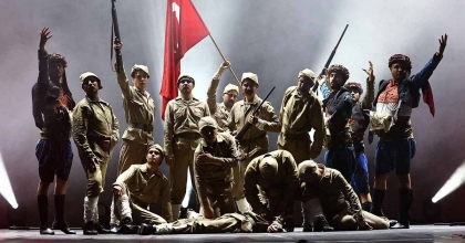 ASRIN ZAFERİ YENİDEN SAHNEDE