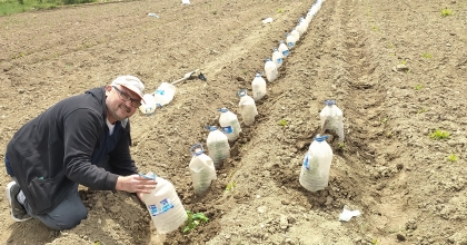 ÜRETİCİLERDEN ZİRAİ DON VE KIRAĞI ÖNLEMİ