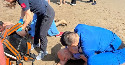 HAYATINI DEV DALGALAR KURTARDI