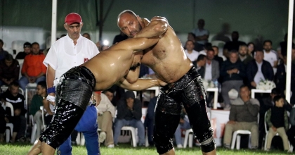 FETHİYE'DE YAĞLI GÜREŞLERİN KAZANANI GÜRBÜZ OLDU 