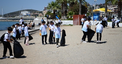 ÖĞRENCİLER KIYI TEMİZLİĞİ YAPTI  