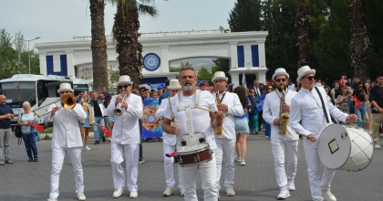 EGE’YE VEFA YILI ŞENLİK YÜRÜYÜŞÜ YAPILDI  