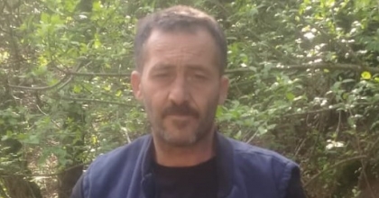 MOTOSİKLET DİREĞE ÇARPTI: 1 ÖLÜ  