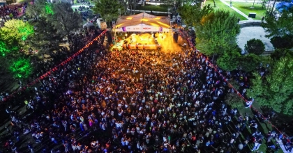 BİNLERCE GENÇ KATILDI