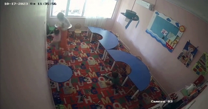 KREŞTE ÇOCUKLARA ŞİDDET KAMERADA