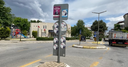 SEÇİMLER BİTTİ, AFİŞLERİ KALDI