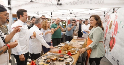 BAŞKAN KÖKSAL, FESTİVALİN ONUR KONUĞU OLDU 