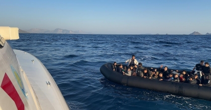 BODRUM'DA 10’U ÇOCUK 32 DÜZENSİZ GÖÇMEN KURTARILDI   