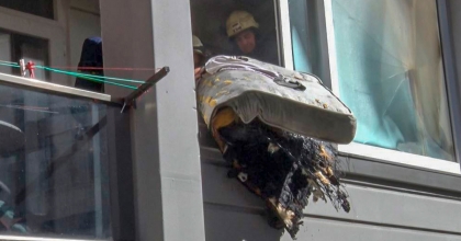 BALKONDA ALEV ALAN YATAK KORKUTTU  