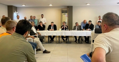 BAŞKAN YETİŞKİN HALK BULUŞMASINDA VATANDAŞLARI DİNLEDİ 