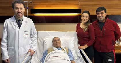 BÖBREK KANSERİNDEN ROBOTİK CERRAHİ İLE KURTULDU  